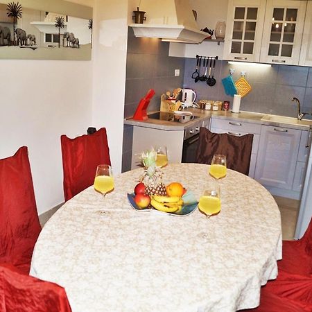 Apartments By The Sea Krilo Jesenice, Omis - 15145 Jesenice  Habitación foto